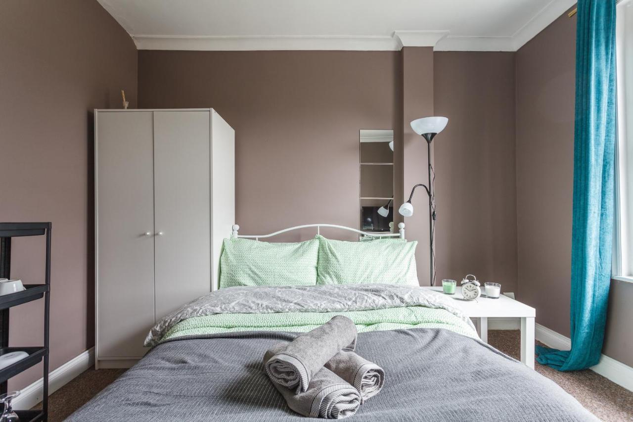 Shirley House 1, Guest House, Self Catering, Self Check In With Smart Locks, Use Of Fully Equipped Kitchen, Walking Distance To Southampton Central, Excellent Transport Links, Ideal For Longer Stays Luaran gambar
