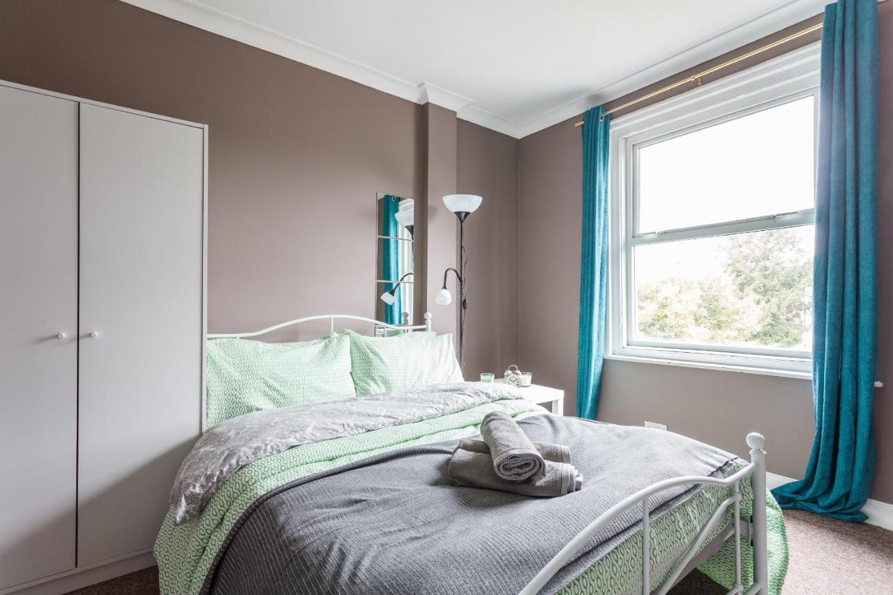 Shirley House 1, Guest House, Self Catering, Self Check In With Smart Locks, Use Of Fully Equipped Kitchen, Walking Distance To Southampton Central, Excellent Transport Links, Ideal For Longer Stays Luaran gambar