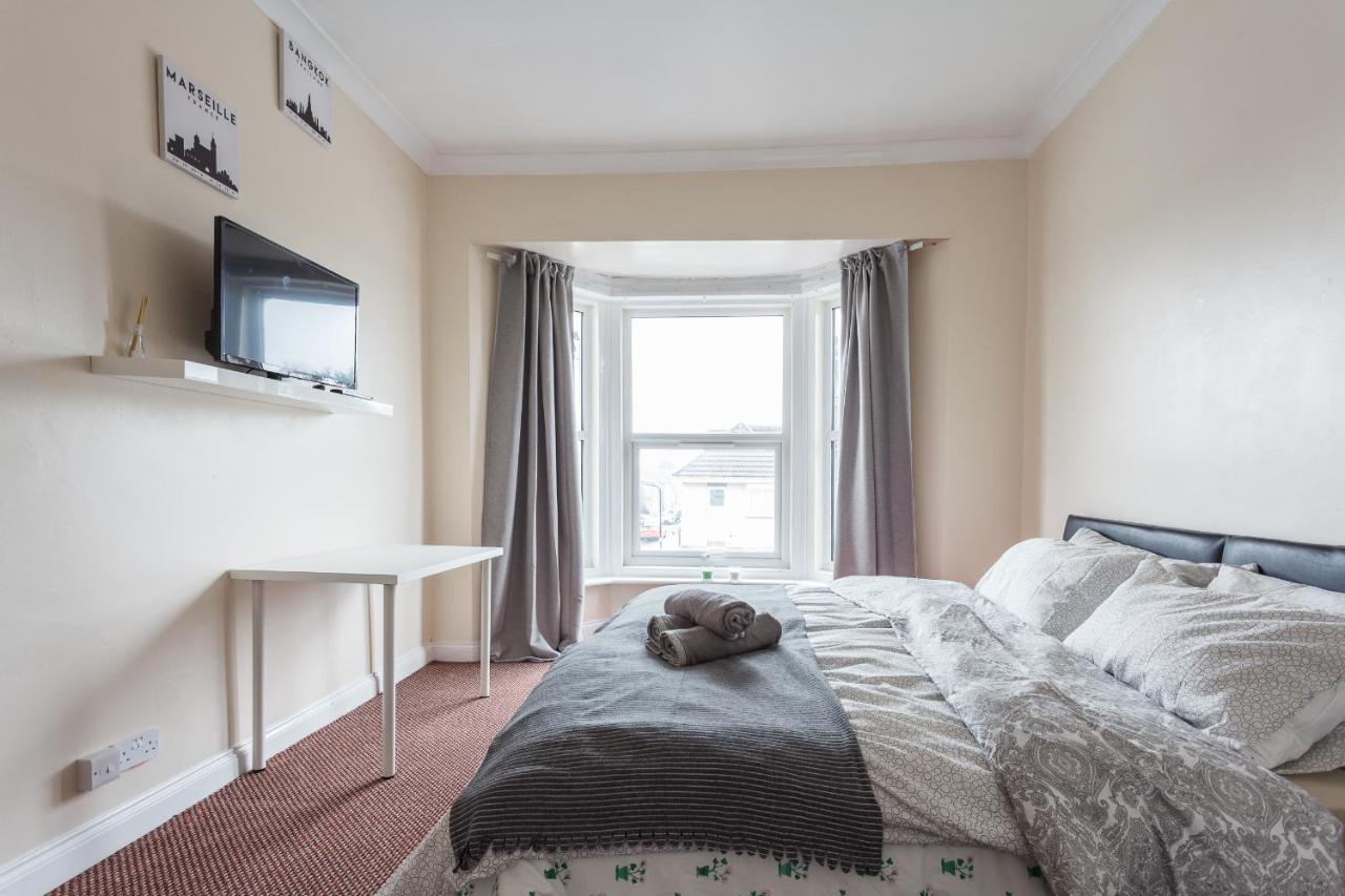 Shirley House 1, Guest House, Self Catering, Self Check In With Smart Locks, Use Of Fully Equipped Kitchen, Walking Distance To Southampton Central, Excellent Transport Links, Ideal For Longer Stays Luaran gambar