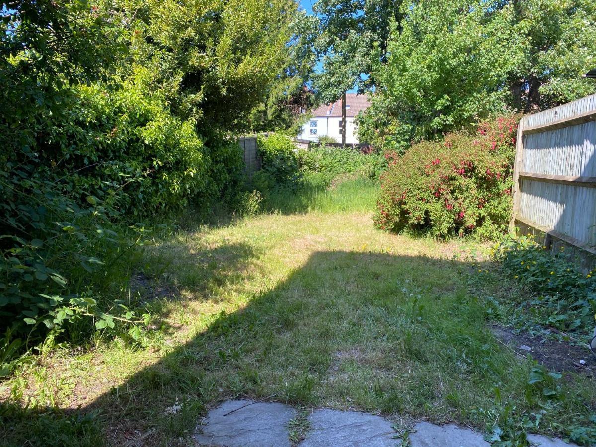 Shirley House 1, Guest House, Self Catering, Self Check In With Smart Locks, Use Of Fully Equipped Kitchen, Walking Distance To Southampton Central, Excellent Transport Links, Ideal For Longer Stays Luaran gambar