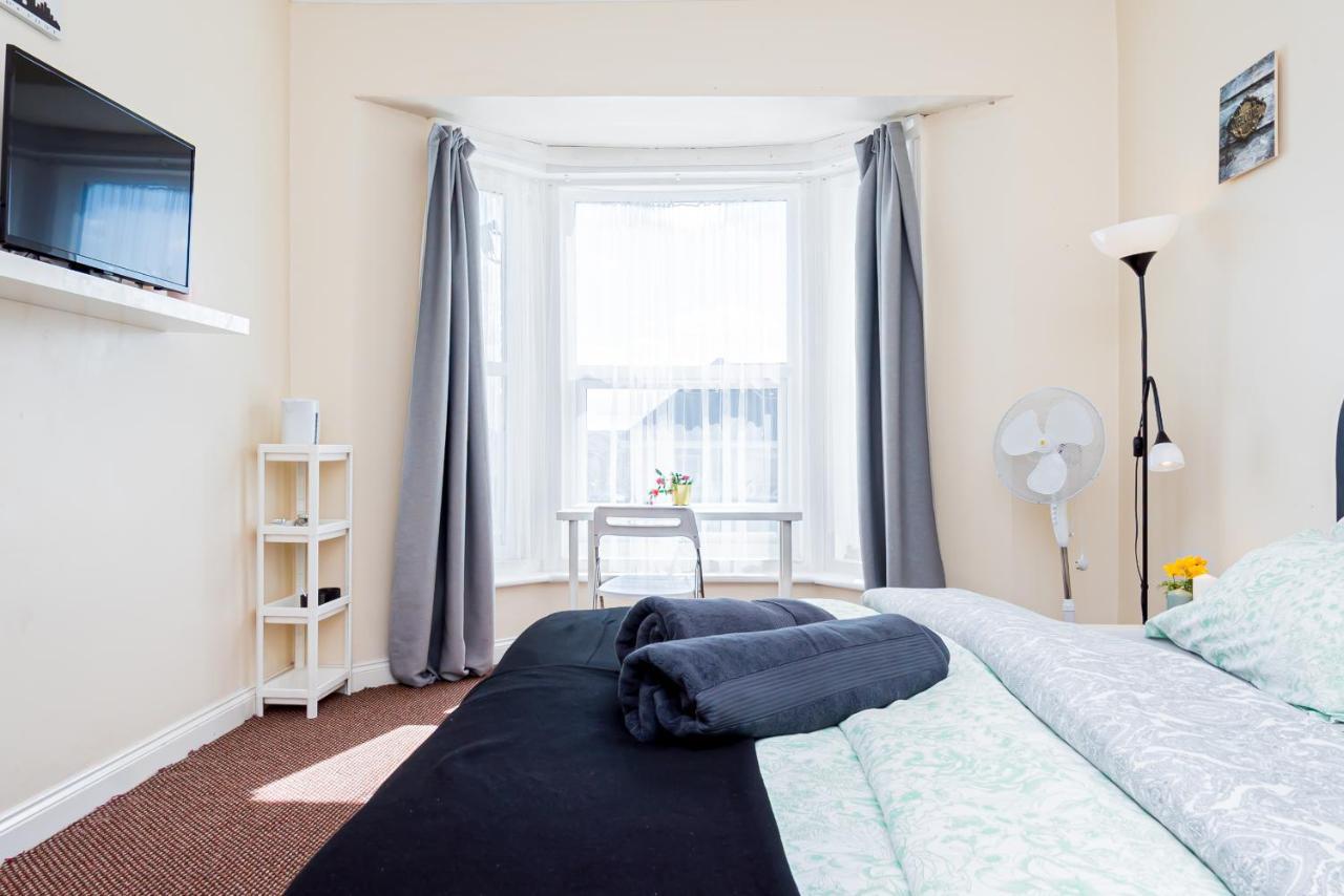 Shirley House 1, Guest House, Self Catering, Self Check In With Smart Locks, Use Of Fully Equipped Kitchen, Walking Distance To Southampton Central, Excellent Transport Links, Ideal For Longer Stays Luaran gambar
