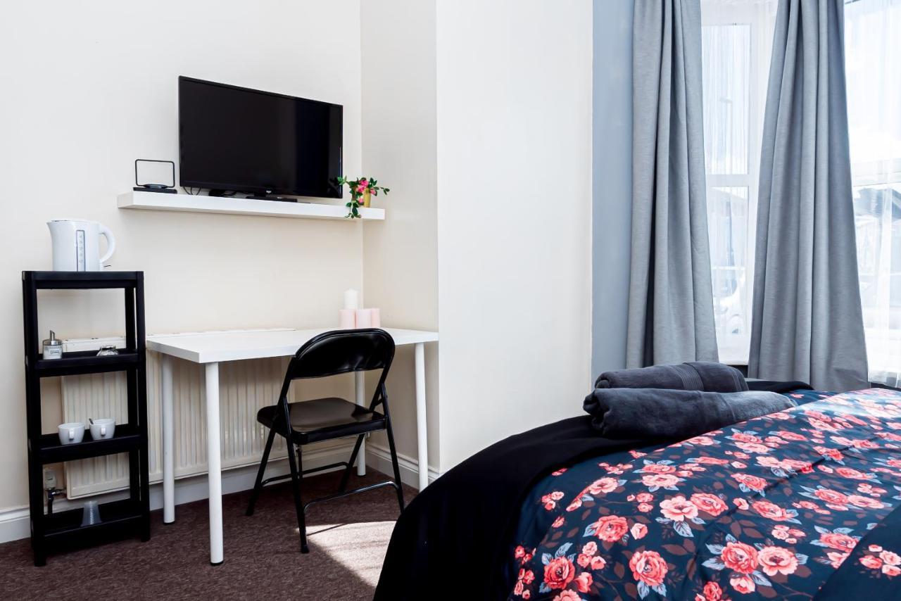 Shirley House 1, Guest House, Self Catering, Self Check In With Smart Locks, Use Of Fully Equipped Kitchen, Walking Distance To Southampton Central, Excellent Transport Links, Ideal For Longer Stays Luaran gambar