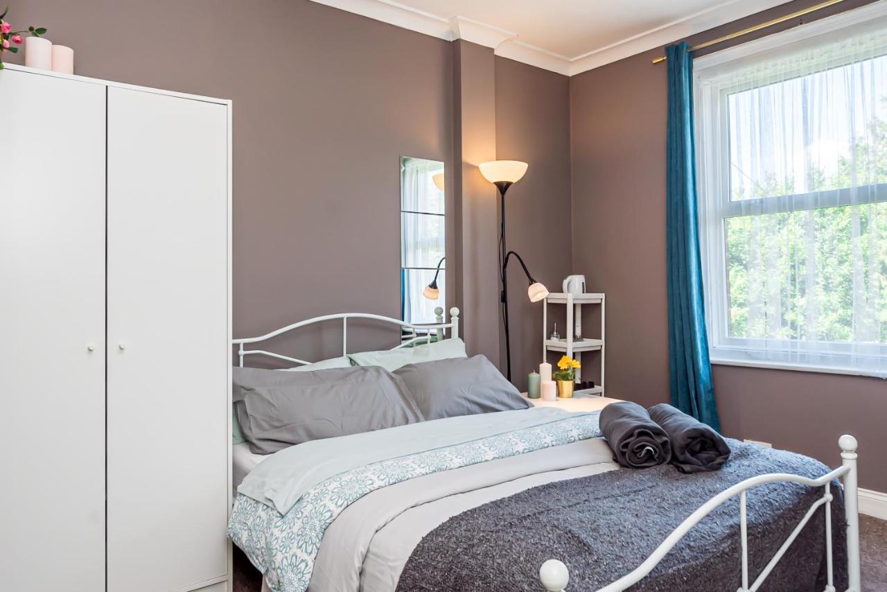 Shirley House 1, Guest House, Self Catering, Self Check In With Smart Locks, Use Of Fully Equipped Kitchen, Walking Distance To Southampton Central, Excellent Transport Links, Ideal For Longer Stays Luaran gambar