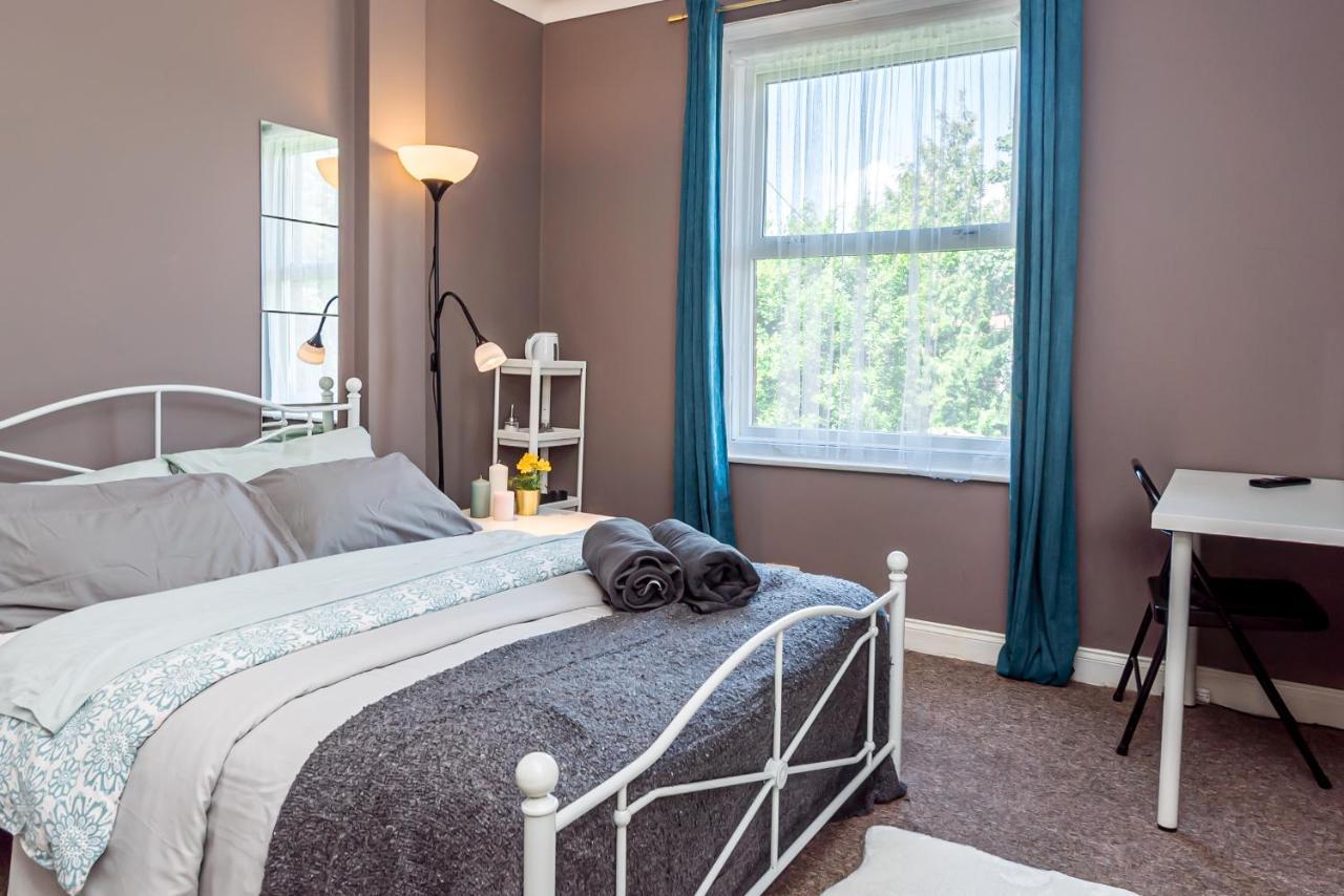 Shirley House 1, Guest House, Self Catering, Self Check In With Smart Locks, Use Of Fully Equipped Kitchen, Walking Distance To Southampton Central, Excellent Transport Links, Ideal For Longer Stays Luaran gambar