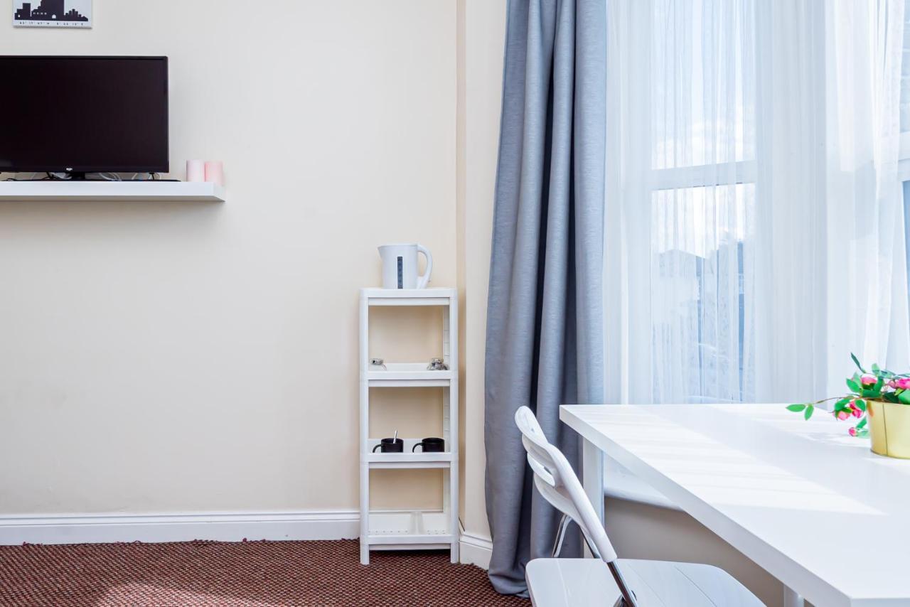 Shirley House 1, Guest House, Self Catering, Self Check In With Smart Locks, Use Of Fully Equipped Kitchen, Walking Distance To Southampton Central, Excellent Transport Links, Ideal For Longer Stays Luaran gambar