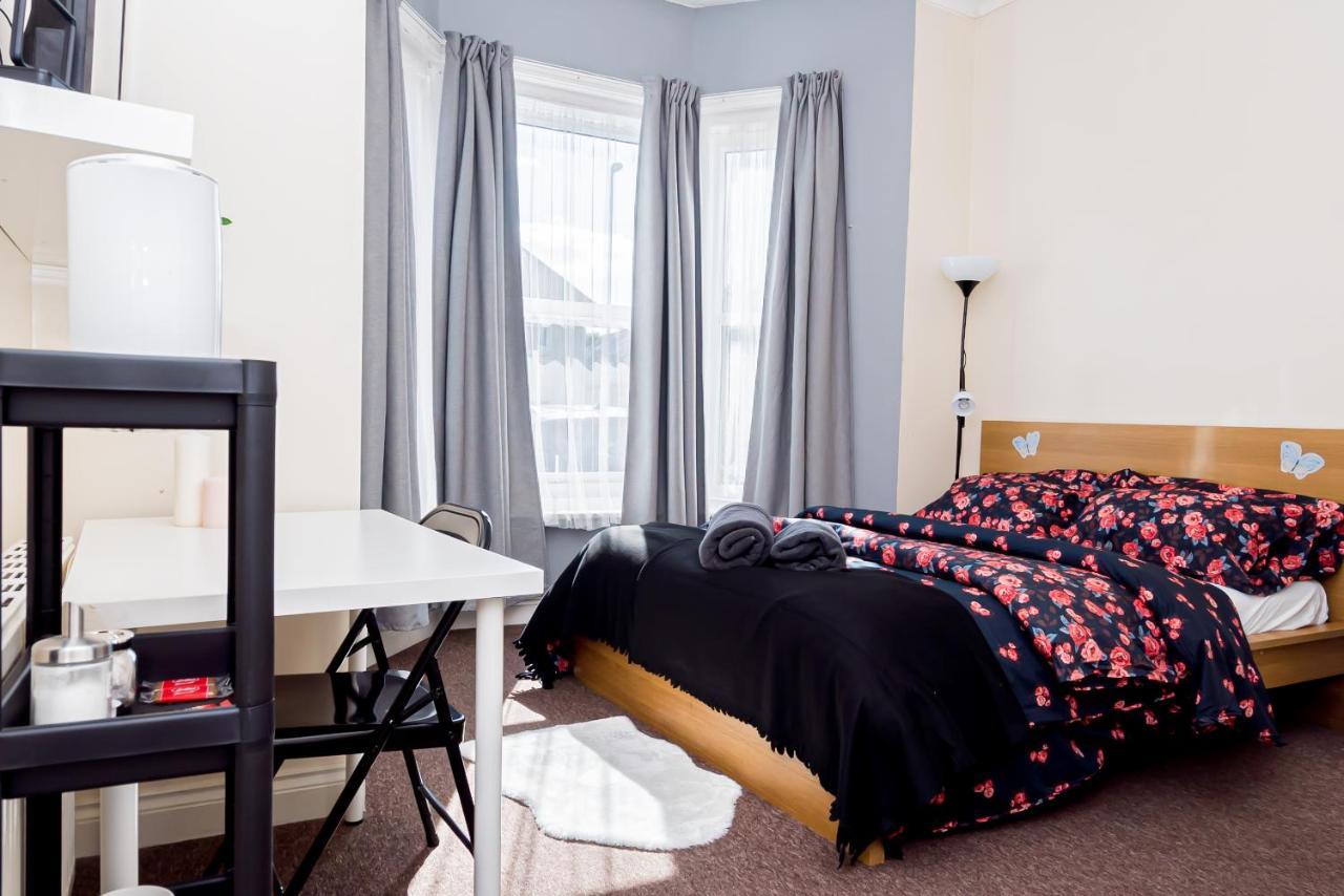 Shirley House 1, Guest House, Self Catering, Self Check In With Smart Locks, Use Of Fully Equipped Kitchen, Walking Distance To Southampton Central, Excellent Transport Links, Ideal For Longer Stays Luaran gambar