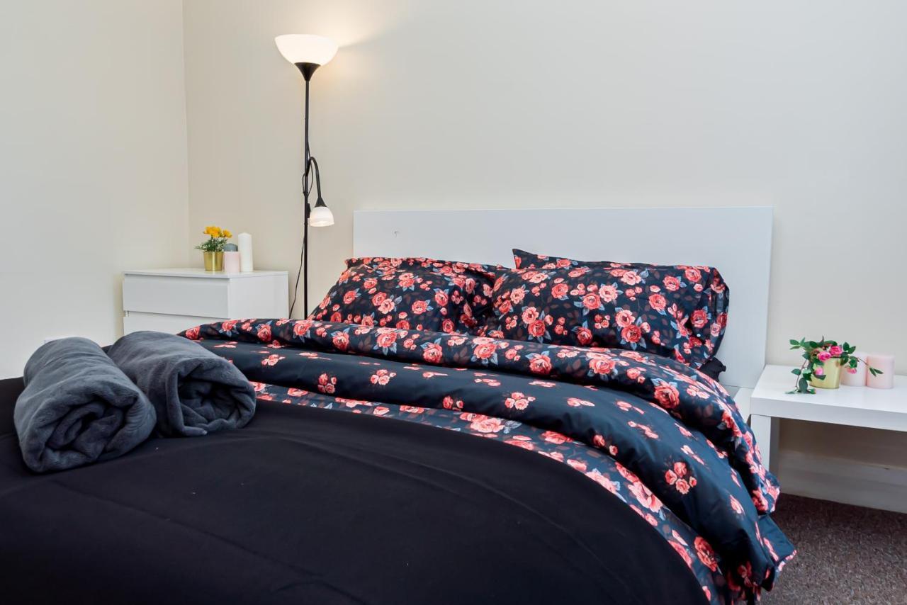 Shirley House 1, Guest House, Self Catering, Self Check In With Smart Locks, Use Of Fully Equipped Kitchen, Walking Distance To Southampton Central, Excellent Transport Links, Ideal For Longer Stays Luaran gambar