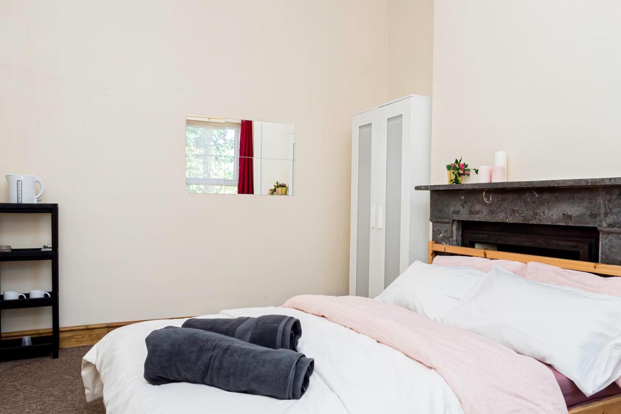 Shirley House 1, Guest House, Self Catering, Self Check In With Smart Locks, Use Of Fully Equipped Kitchen, Walking Distance To Southampton Central, Excellent Transport Links, Ideal For Longer Stays Luaran gambar