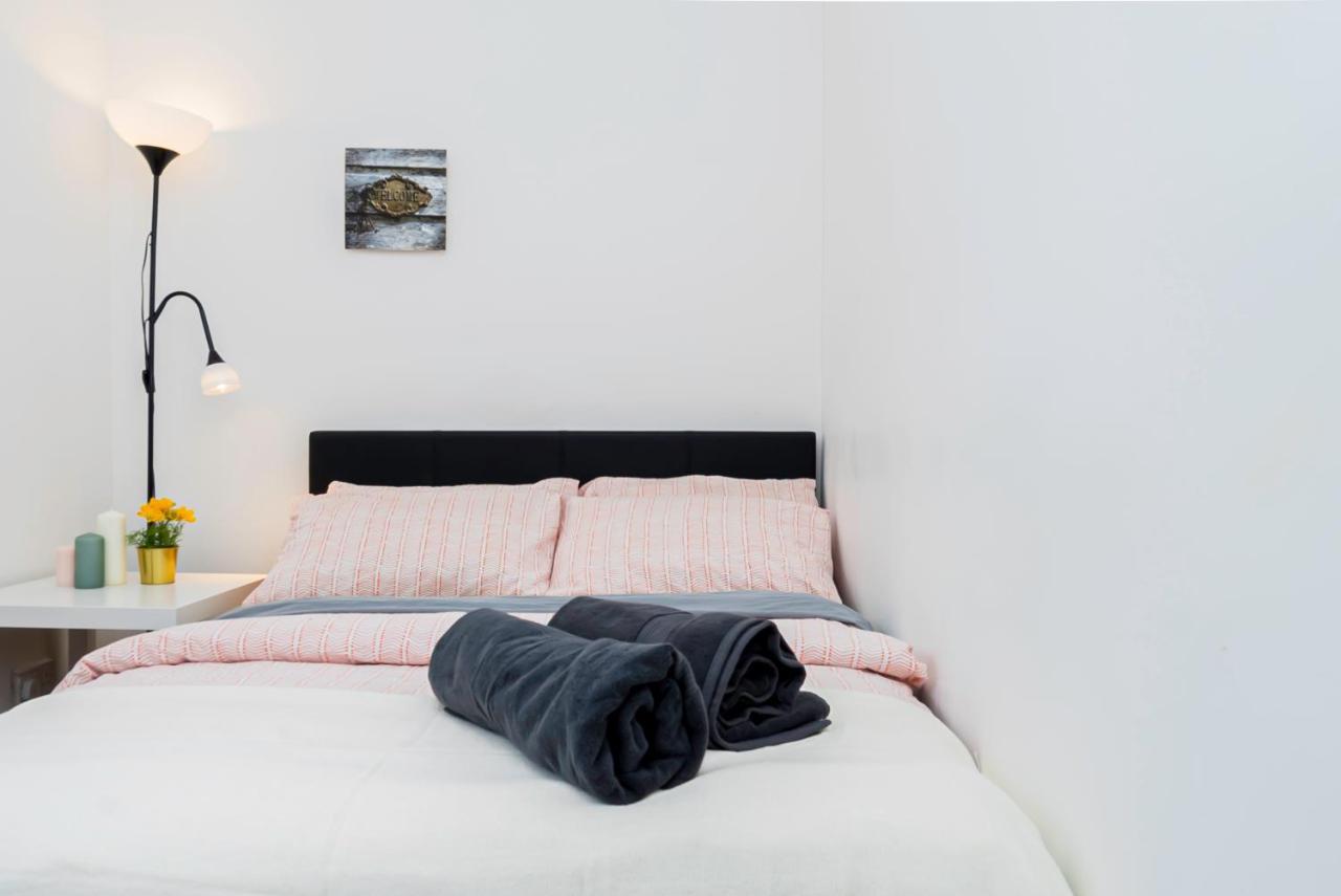 Shirley House 1, Guest House, Self Catering, Self Check In With Smart Locks, Use Of Fully Equipped Kitchen, Walking Distance To Southampton Central, Excellent Transport Links, Ideal For Longer Stays Luaran gambar