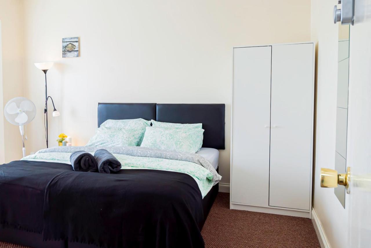 Shirley House 1, Guest House, Self Catering, Self Check In With Smart Locks, Use Of Fully Equipped Kitchen, Walking Distance To Southampton Central, Excellent Transport Links, Ideal For Longer Stays Luaran gambar