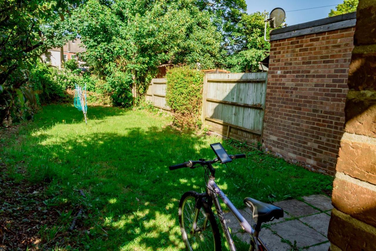 Shirley House 1, Guest House, Self Catering, Self Check In With Smart Locks, Use Of Fully Equipped Kitchen, Walking Distance To Southampton Central, Excellent Transport Links, Ideal For Longer Stays Luaran gambar