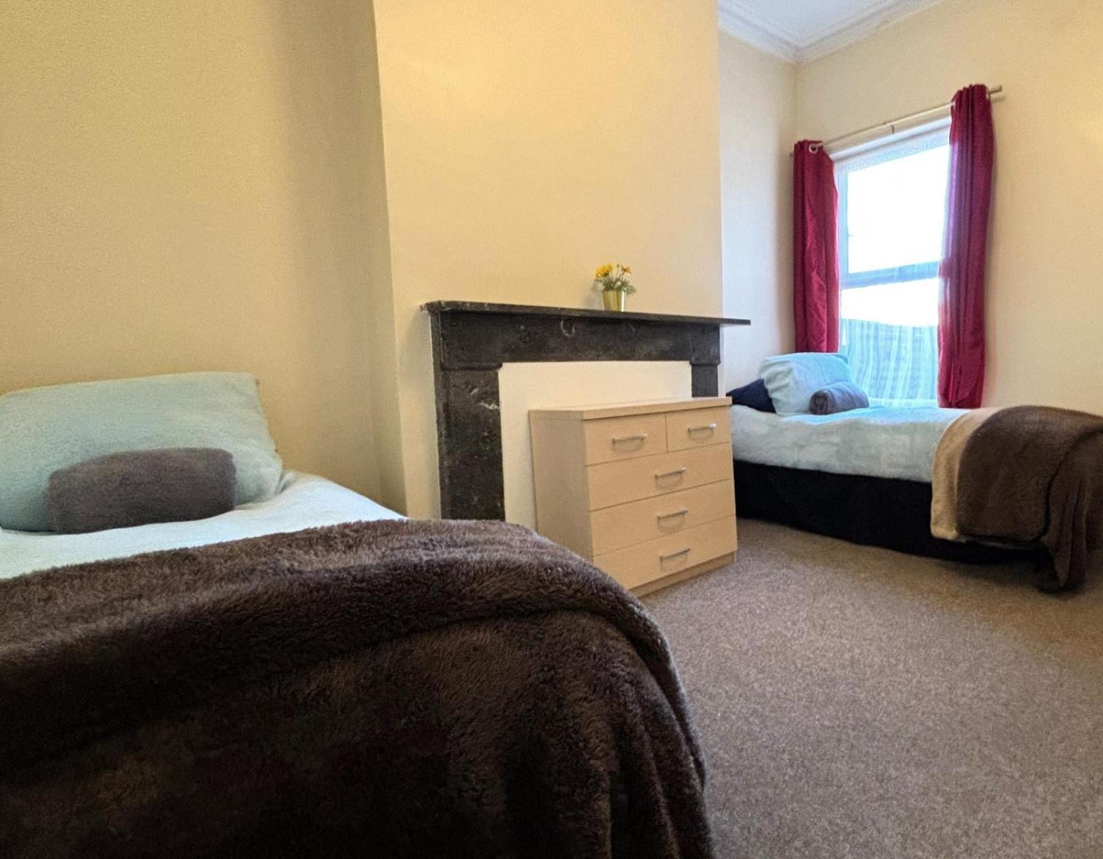 Shirley House 1, Guest House, Self Catering, Self Check In With Smart Locks, Use Of Fully Equipped Kitchen, Walking Distance To Southampton Central, Excellent Transport Links, Ideal For Longer Stays Luaran gambar